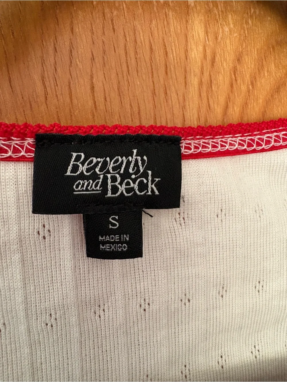 Beverly and Beck Pacsun White Ribbed Crop Top with Red Trim - Fitted V-Neck S